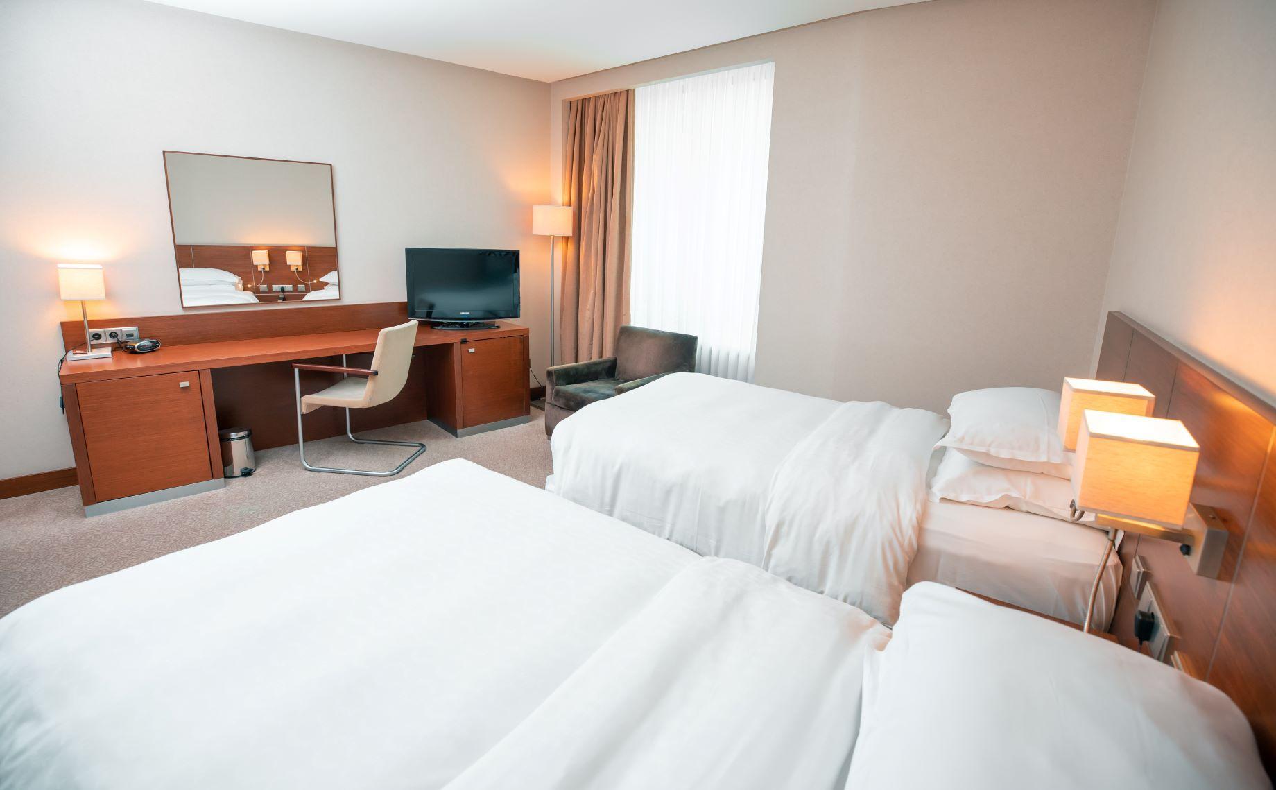 Fly Hotel